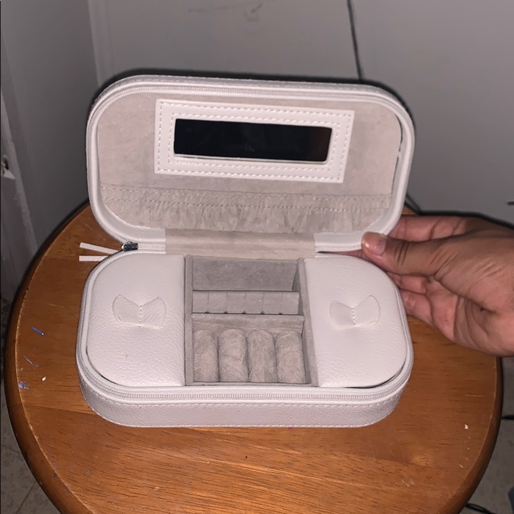 White jewelry holder